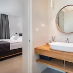 別荘 Awesome Home In Vodice *