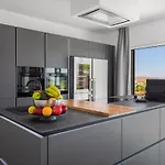 Awesome Home In Vodice ヴォディツェ