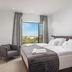 Awesome Home In Vodice * ヴォディツェ