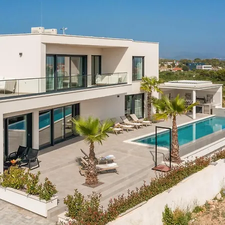 Awesome Home In Vodice * ヴォディツェ