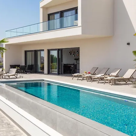 Awesome Home In Vodice Βόντιτσε