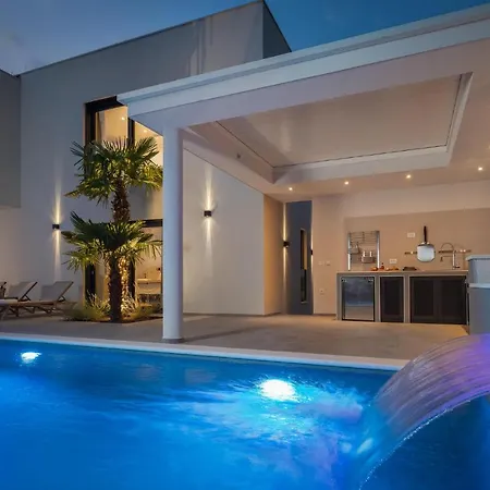 Awesome Home In Vodice Βόντιτσε