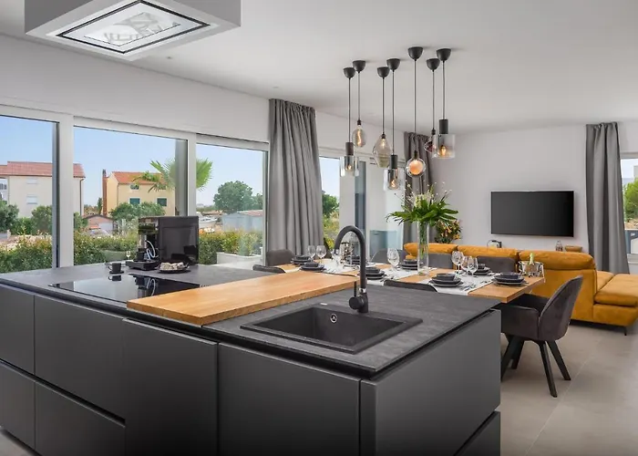 Awesome Home In Vodice