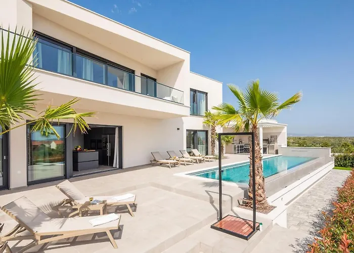 Awesome Home In Vodice